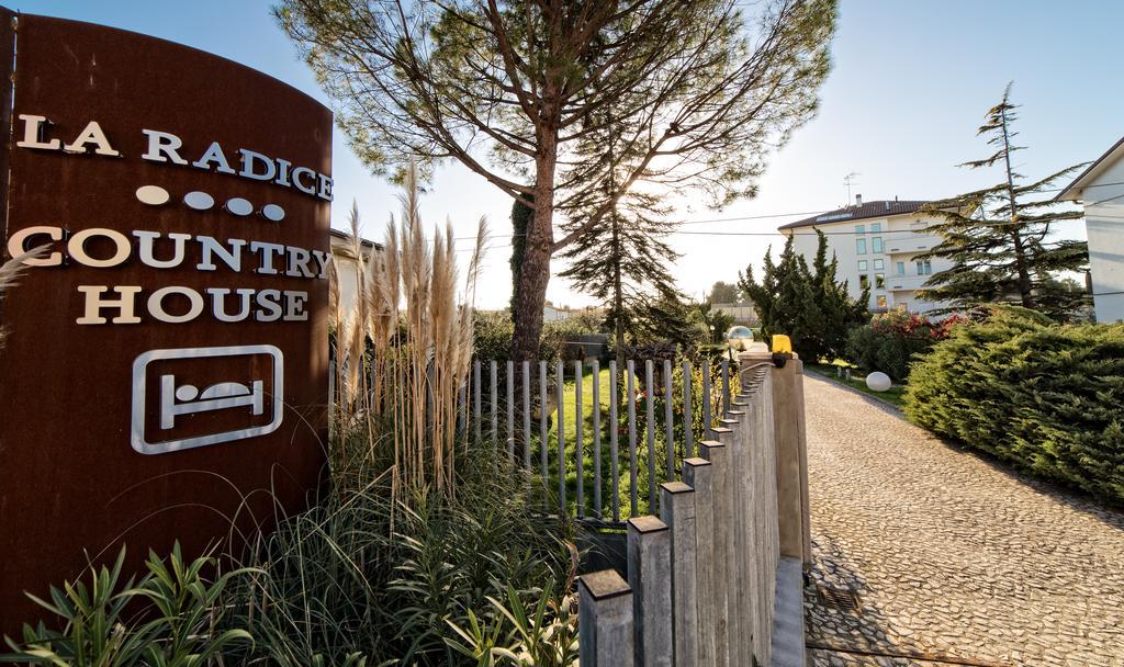 Hotel Country House La Radice Civitanova Marche Exterior foto