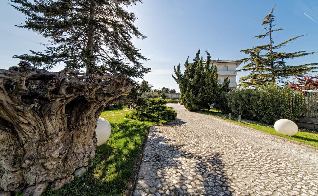 Hotel Country House La Radice Civitanova Marche Exterior foto