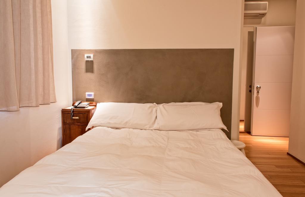 Hotel Country House La Radice Civitanova Marche Habitación foto