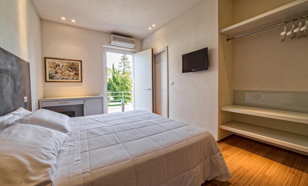 Hotel Country House La Radice Civitanova Marche Habitación foto