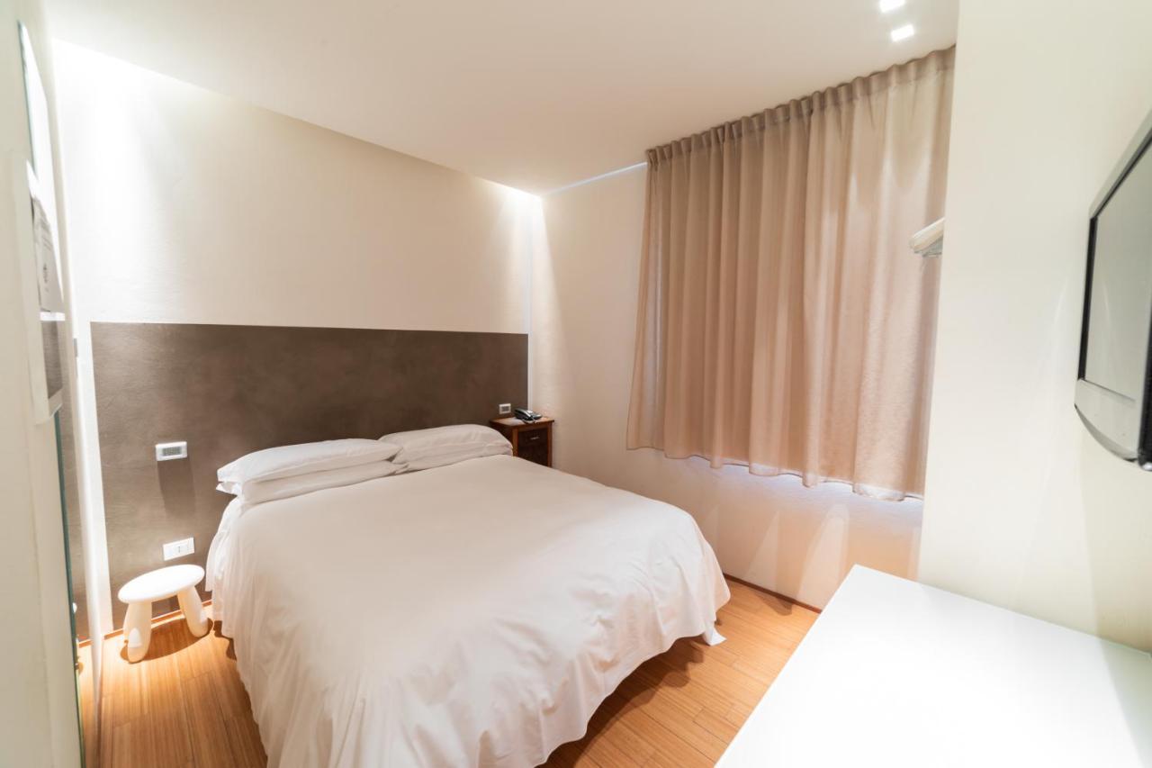 Hotel Country House La Radice Civitanova Marche Habitación foto